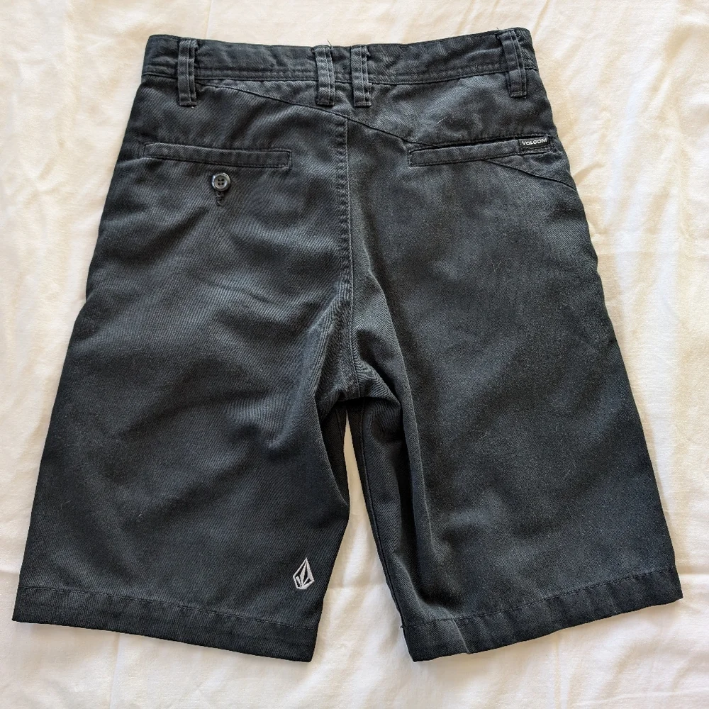 Boys Volcom shorts, black, size 25 - Picture 2 of 5